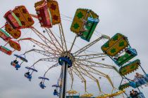 Taifun (Weisbrod) - Fahrgeschäft - Bilder - Hier haben wir den Taifun auf der Hagener Osterkirmes 2023 gesehen. • © ummet-eck.de - Silke Schön