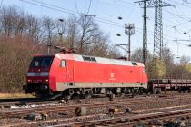 Baureihe 152 017-0 fährt am Bahnhof Köln Gremberg vorbei. • © ummet-eck.de / christian schön