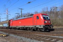 Eine Traxx AC3 der Baureihe 187 bei der Einfahrt in den Güterbahnhof Köln Gremberg • © ummet-eck.de / christian schön