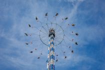 Hier war der Bayerntower auf der Rheinkirmes 2022 in Düsseldorf zu sehen. • © ummeteck.de - Christian Schön