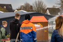 950 Jahre Valbert - Feier 2023 - Meinerzhagen - Die Feuerwehr mit ihrer Jugendfeuerwehr bot echtes Löschfeeling an. • © ummet-eck.de - Christian Schön