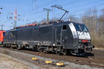 Am 11. März 2022 hatte die polnische MCRE Dispolok neben dem Güterzug auch noch eine Baureihe 187 der Deutschen Bahn am Haken. Aufgenommen in Köln Gremberg. • © ummet-eck.de / christian schön