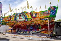 Auf der Pfingstkirmes 2022 in Meinerzhagen - Direkt nachdem die Kirmes offiziell eröffnet war, haben wir dieses Foto noch ohne Besucher gemacht. • © ummet-eck.de / christian schön