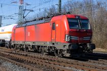 Mit einem Zug Kesselwagen kommt die Lok 193 390 am 7.3.2022 in den Güterbahnhof Köln Gremberg • © ummet-eck.de / christian schön