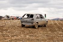 Bilder Stoppelfeldrennen Ebberg 2023 - Hier mal ein Fahrzeug, was vermutlich jeder zuordnen kann. Ein topgepflegter Golf II. • © ummet-eck.de / christian schön