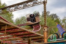 Time Machine (Buwalda) - Kirmes - Bilder 2023 - Vier Personen können in einer der Gondeln mitfahren. • © ummet-eck.de - Schön