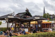 Wendsche Kärmetze 2024 - Kirmes in Wenden - Viele, sehr viele Gelgenheiten zum Essen und Trinken. • © ummet-eck.de