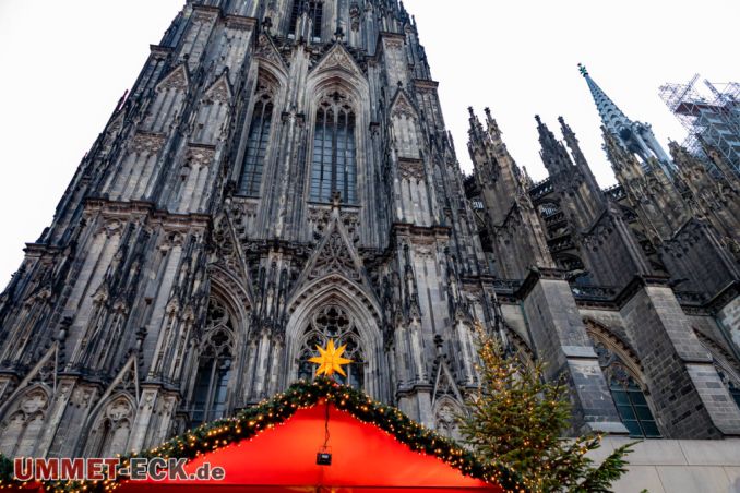 Kölner Weihnachtsmarkt am Dom - Weihnachtsmarkt am Kölner Dom 2022 